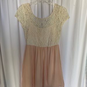 Peach/cream party dress